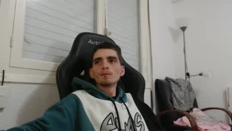 Snapshot of ofsolovicio chatting on 11.03.25 ofsolovicio online show from 11.03.25