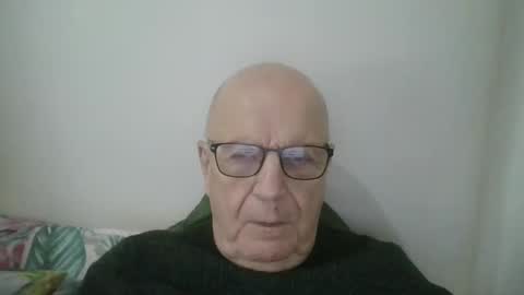 Snapshot of oggi95 chatting on 01.15.25 oggi95 online show from 01.15.25