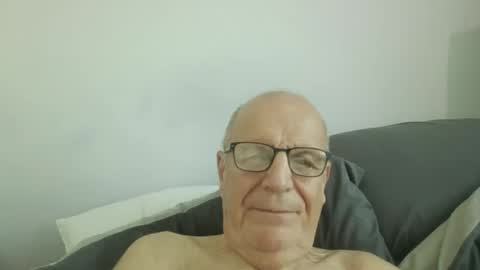 Snapshot of oggi95 chatting on 09.11.25 oggi95 online show from 09.11.25