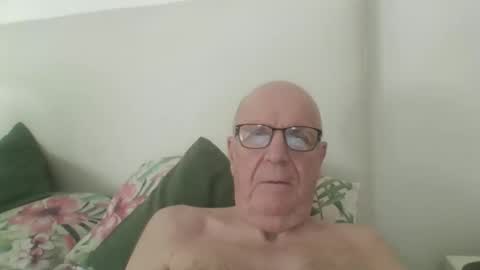 Snapshot of oggi95 chatting on 10.09.25 oggi95 online show from 10.09.25