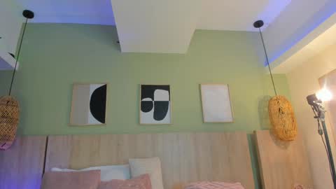 Holly online show from 04.18.26