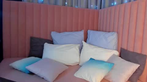 oh_kate_ online show from 02.21.26