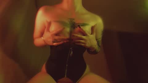 your dear Lilith Chapman online show from 10.12.25