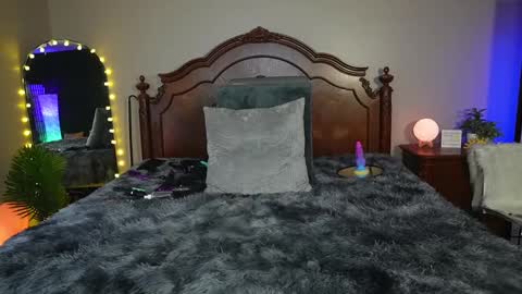 Snapshot of oh_lovely_girl chatting on 02.11.25 Gray online show from 02.11.25