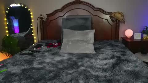 Snapshot of oh_lovely_girl chatting on 09.27.25 Gray online show from 09.27.25