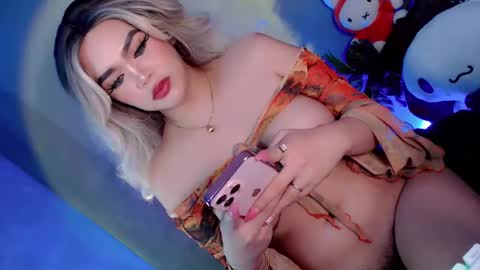 Flora  online show from 03.01.25