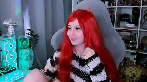 Snapshot of ohclementinee chatting on 05.11.26 Clementine Clem online show from 05.11.26