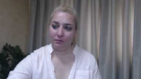 Snapshot of ohsweetiren chatting on 06.11.26 Iren online show from 06.11.26