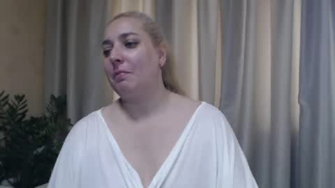 Snapshot of ohsweetiren chatting on 06.24.26 Iren online show from 06.24.26