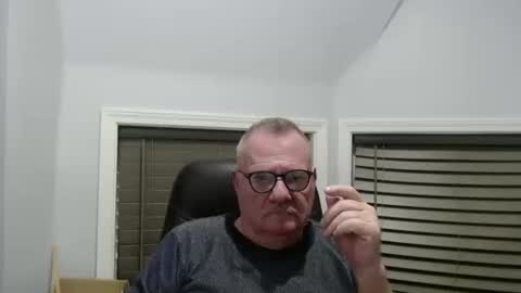 Snapshot of oldguybigd chatting on 10.18.25 oldguybigd online show from 10.18.25
