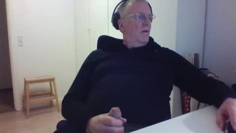 Snapshot of oldth chatting on 01.01.25 oldth online show from 01.01.25