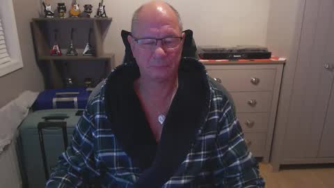 Snapshot of oldveteranuk chatting on 09.16.25 oldveteranuk online show from 09.16.25