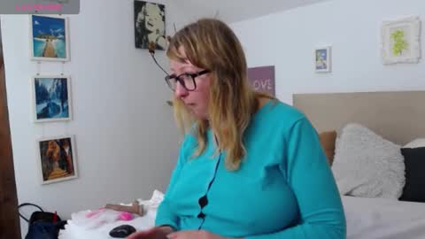 Olga Pavlova online show from 01.07.26