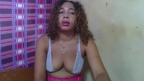 Snapshot of olinaa chatting on 04.21.26 olinaa online show from 04.21.26