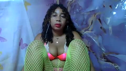 Snapshot of olinaa chatting on 06.22.26 olinaa online show from 06.22.26