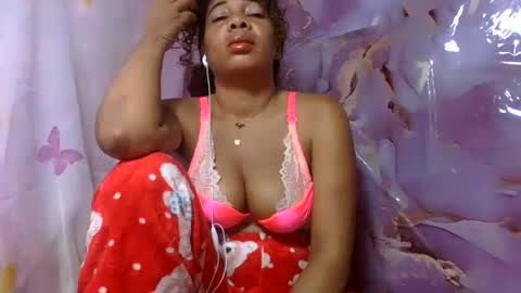 Snapshot of olinaa chatting on 06.27.26 olinaa online show from 06.27.26