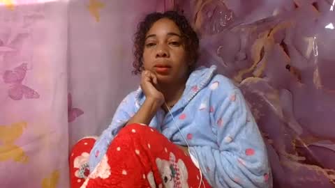 Snapshot of olinaa chatting on 06.29.26 olinaa online show from 06.29.26