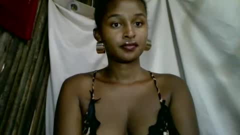 Snapshot of olinah610 chatting on 04.26.26 olinah610 online show from 04.26.26