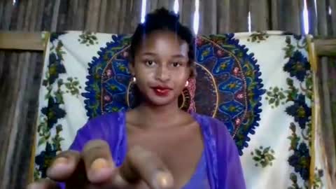 Snapshot of olinah610 chatting on 05.13.26 olinah610 online show from 05.13.26