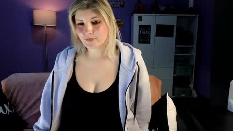 OliSunny Olivia online show from 04.19.26