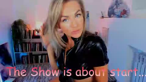 oliva_candy online show from 12.16.24