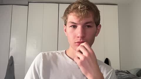 Snapshot of oliver_beck chatting on 12.15.24 Oliver Beck online show from 12.15.24