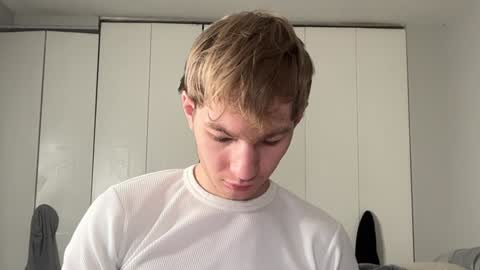 Snapshot of oliver_beck chatting on 12.15.24 Oliver Beck online show from 12.15.24