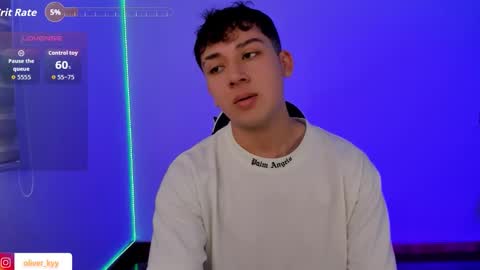 Snapshot of oliver_kyy chatting on 10.17.25 oliveeer online show from 10.17.25