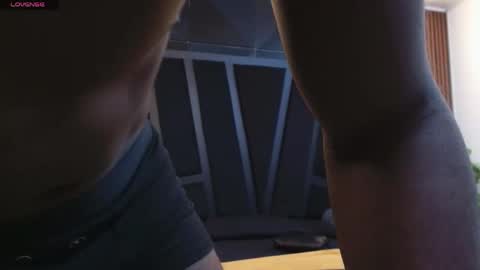 OLIVER LAURENT online show from 04.12.26