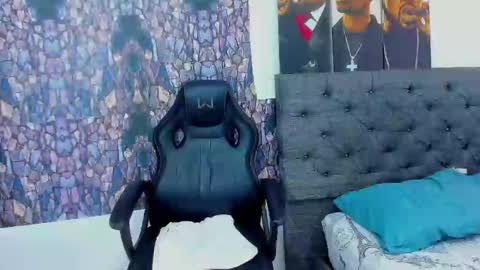 oliver_smith_2 online show from 02.22.25