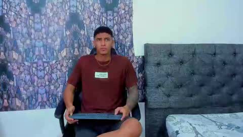 oliver_smith_2 online show from 02.27.25