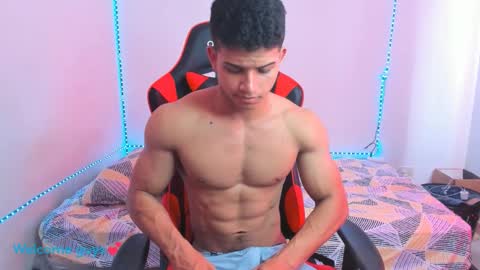 Snapshot of oliver_thompsson chatting on 01.02.25 oliver thompsson online show from 01.02.25