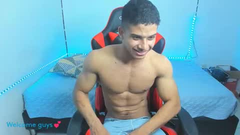 Snapshot of oliver_thompsson chatting on 01.22.25 oliver thompsson online show from 01.22.25