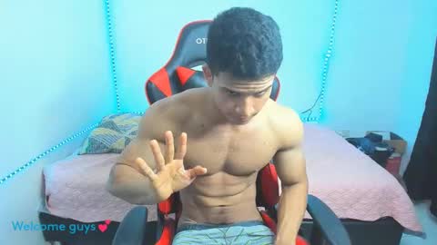 Snapshot of oliver_thompsson chatting on 03.10.25 oliver thompsson online show from 03.10.25