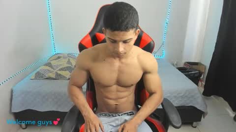 Snapshot of oliver_thompsson chatting on 12.01.25 oliver thompsson online show from 12.01.25