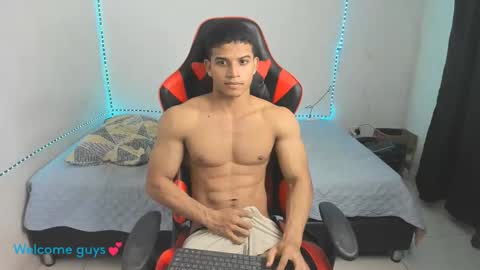 Snapshot of oliver_thompsson chatting on 12.04.25 oliver thompsson online show from 12.04.25