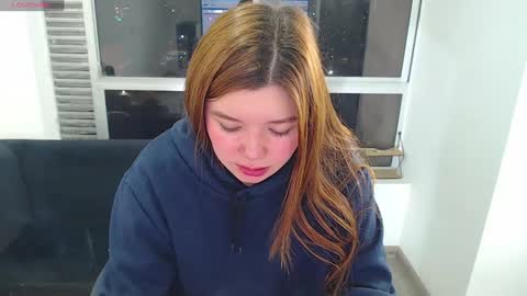 Snapshot of olivia_martine chatting on 12.02.24 olivia_martine online show from 12.02.24