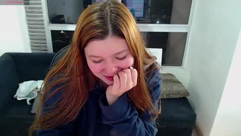Snapshot of olivia_martine chatting on 12.12.24 olivia_martine online show from 12.12.24