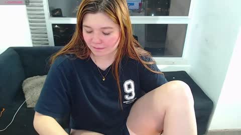 Snapshot of olivia_martine chatting on 12.18.24 olivia_martine online show from 12.18.24