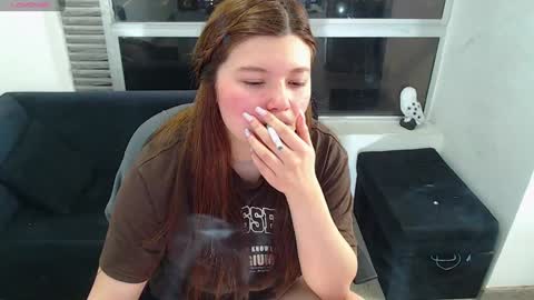 Snapshot of olivia_martine chatting on 01.27.25 olivia_martine online show from 01.27.25