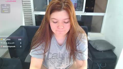 Snapshot of olivia_martine chatting on 02.26.25 olivia_martine online show from 02.26.25