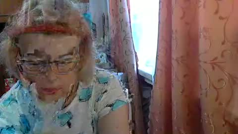 Snapshot of olivia_mia25 chatting on 06.10.26 Olivia Mia online show from 06.10.26