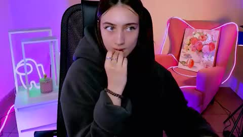 olivia_norton_ online show from 09.30.25