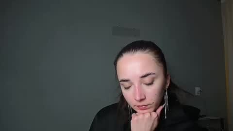 Snapshot of olivia_oliv chatting on 04.20.26 Olivia online show from 04.20.26