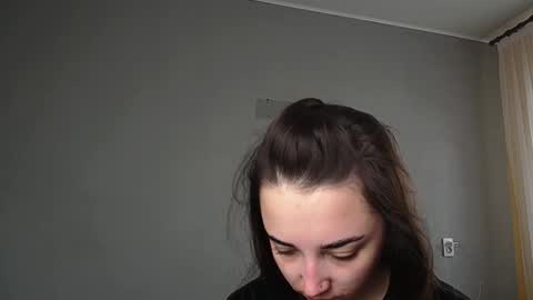 Snapshot of olivia_oliv chatting on 04.28.26 Olivia online show from 04.28.26
