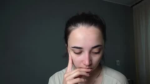 Snapshot of olivia_oliv chatting on 05.13.26 Olivia online show from 05.13.26