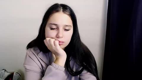 Olivia online show from 11.05.25