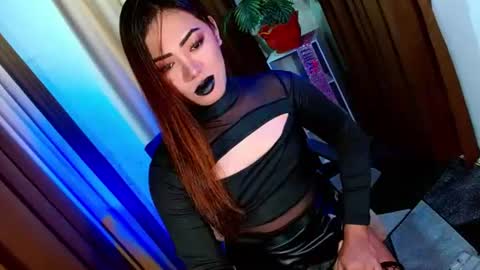 Miss OLIVIA online show from 10.03.25