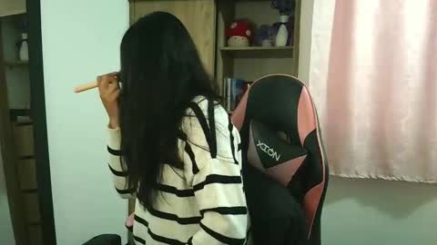 Olivia online show from 12.02.25