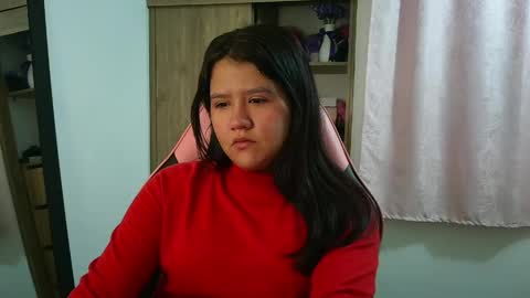 Snapshot of olivia_watson_ chatting on 05.18.26 Olivia online show from 05.18.26